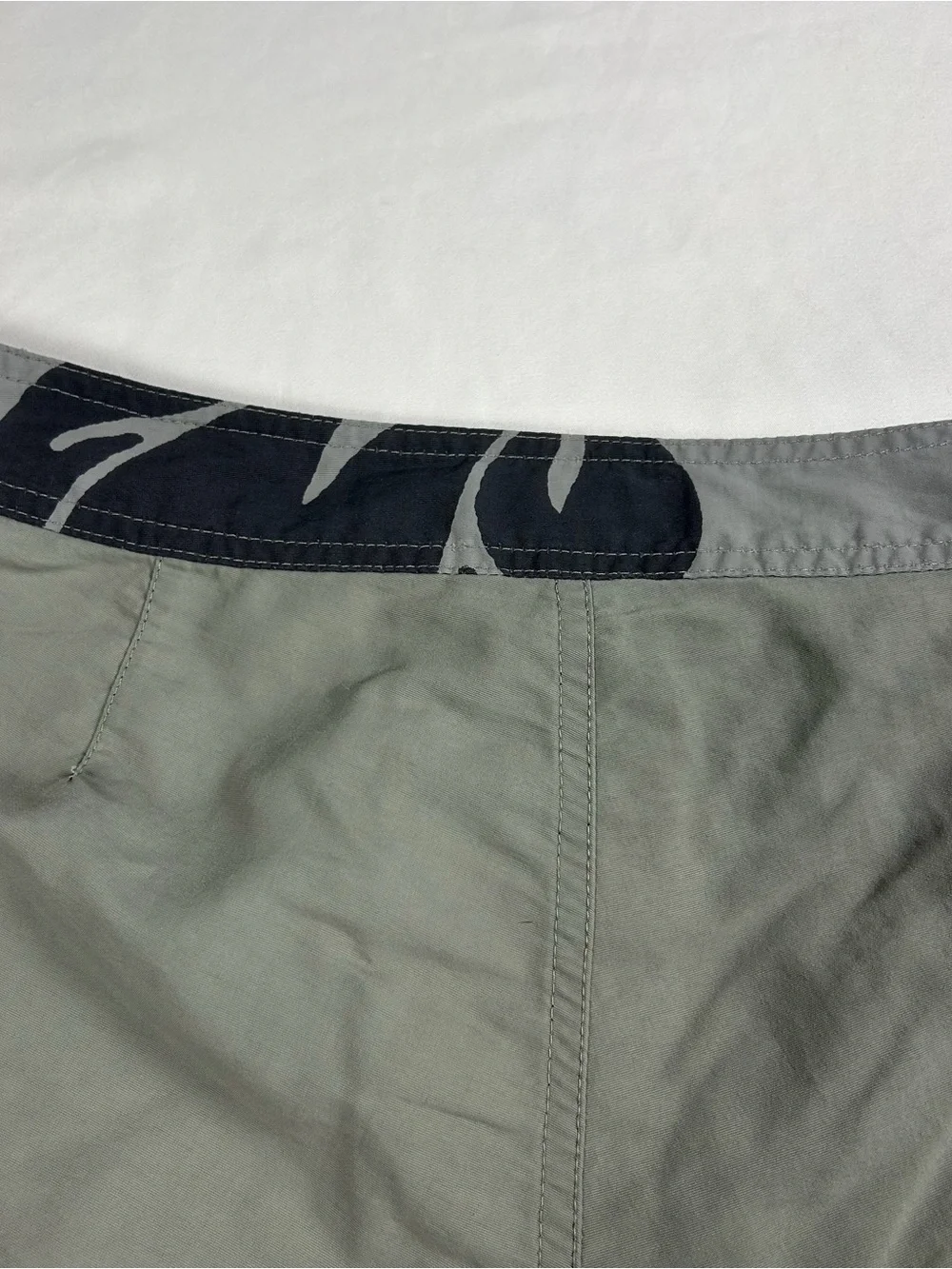Patagonia Men's Wavefarer Board Shorts Size 29 - Gray / Teal Colorblock